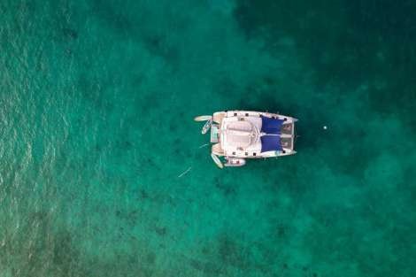 Review img # 60 of the yacht AEOLUS 77